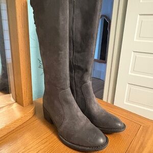 Born Felicia dark grey Charcoal Suede Heeled Boots size 8.5 Euro 40